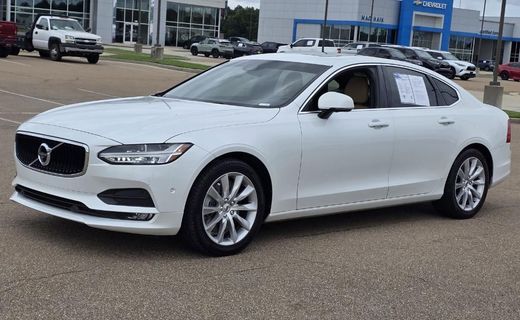 2017 Volvo S90 Momentum
