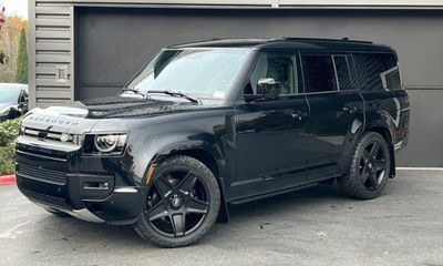 2025 Land Rover Defender V8