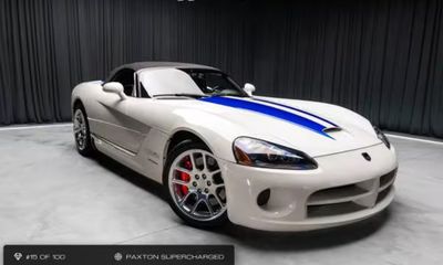 2005 Dodge Viper Base