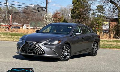 2023 Lexus ES 250 Premium