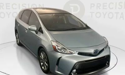 2016 Toyota Prius V Five