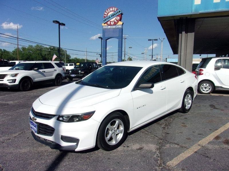 2017 Chevrolet Malibu — a typically priced live listing