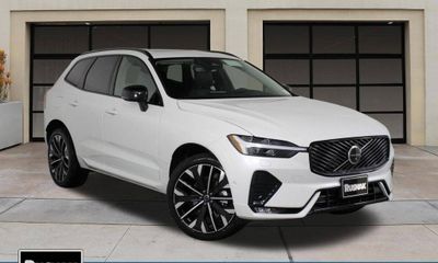 2026 Volvo XC60 Ultra Dark