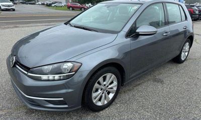2018 Volkswagen Golf S SE