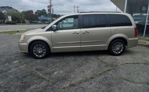 2013 Chrysler Town AND Country