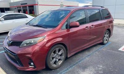 2018 Toyota Sienna SE Premium