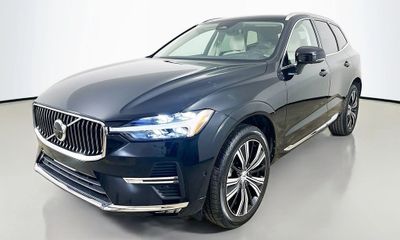 2023 Volvo XC60 Plus Bright