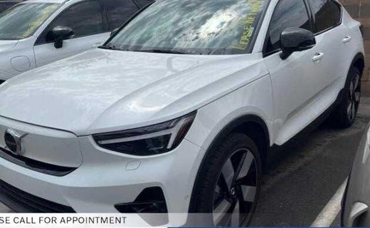 2023 Volvo C40 Ultimate Dark