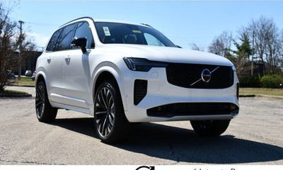 2026 Volvo XC90 Ultra Dark