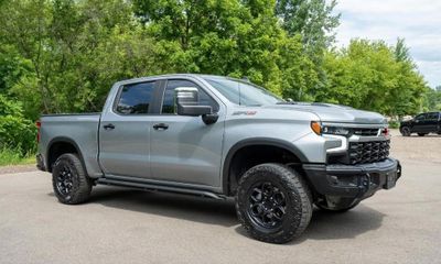 2024 Chevrolet Silverado ZR2