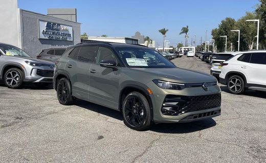 2026 Volkswagen Tiguan SE Black