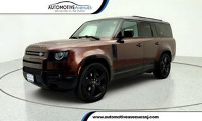 2024 Land Rover Defender 130 SE