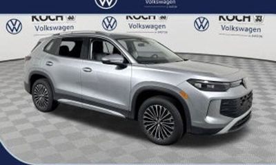 2025 Volkswagen Tiguan 4MOTION SE