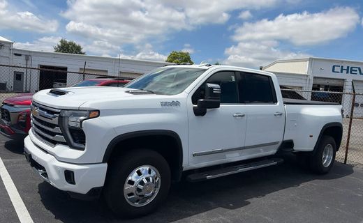 2024 Chevrolet Silverado HD High Country
