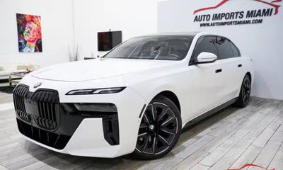 2023 BMW 740I