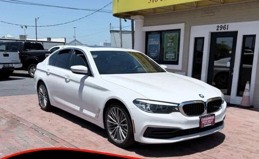 2019 BMW 530I