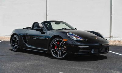 2025 Porsche 718 Boxster S