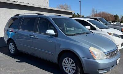 2012 Kia Sedona GL