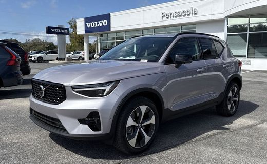 2026 Volvo XC40 Plus Dark