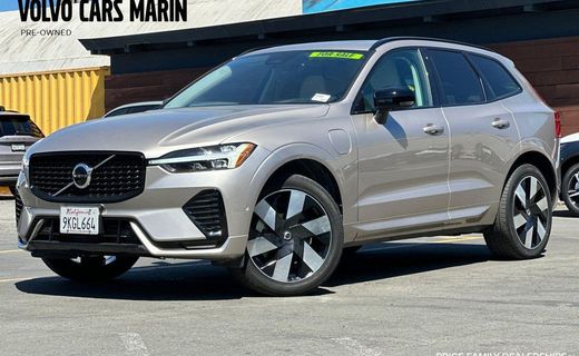 2024 Volvo XC60 Plus Dark