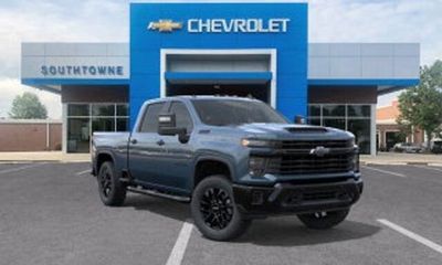2026 Chevrolet Silverado HD Custom