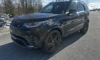 2026 Land Rover Discovery P360 Dynamic SE