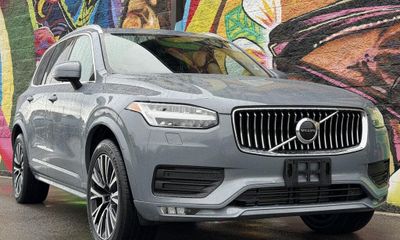 2022 Volvo XC90 Momentum Excl S60