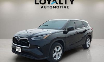 2023 Toyota Highlander LE
