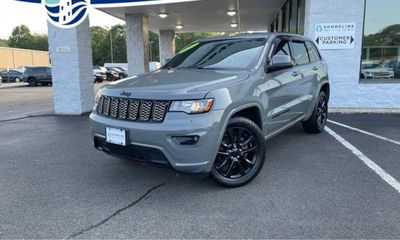 2020 Jeep Grand Cherokee Laredo