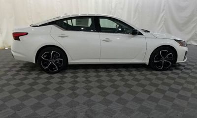 2024 Nissan Altima SR