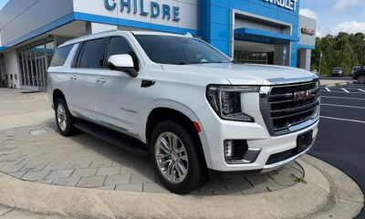 2023 GMC Yukon XL SLT