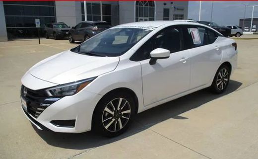 2025 Nissan Versa SV