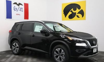 2022 Nissan Rogue SV