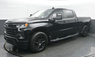 2023 Chevrolet Silverado RST