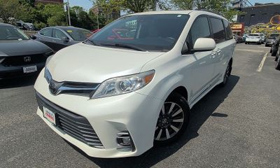 2018 Toyota Sienna XLE Premium LTD