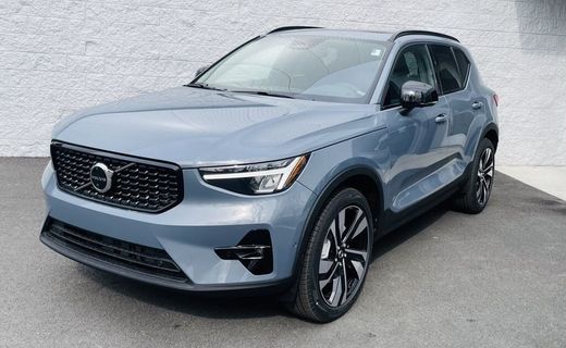 2023 Volvo XC40 Plus Dark