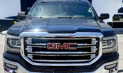 2017 GMC Sierra SLT