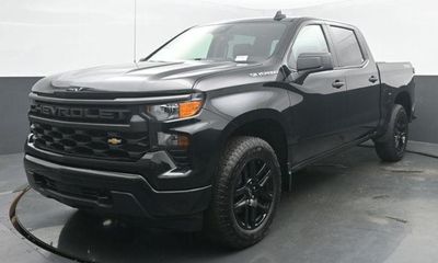 2023 Chevrolet Silverado Custom