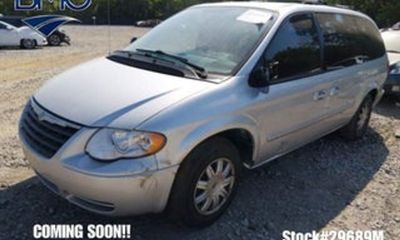 2007 Chrysler Town AND Country Touring