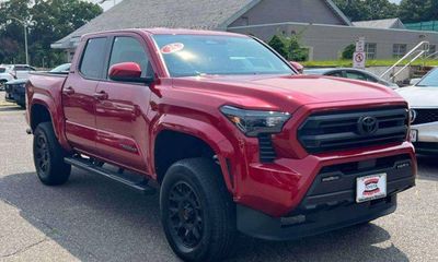 2025 Toyota Tacoma SR5