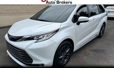 2024 Toyota Sienna Limited 7 Passenger