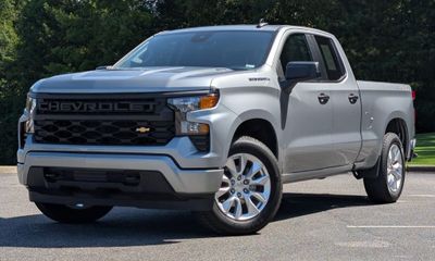 2024 Chevrolet Silverado Custom