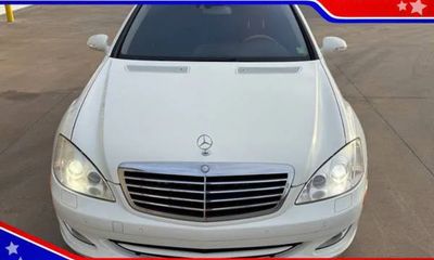2009 Mercedes-Benz S-Class S550 4 Matic