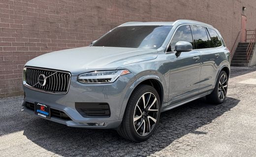 2022 Volvo XC90 Momentum