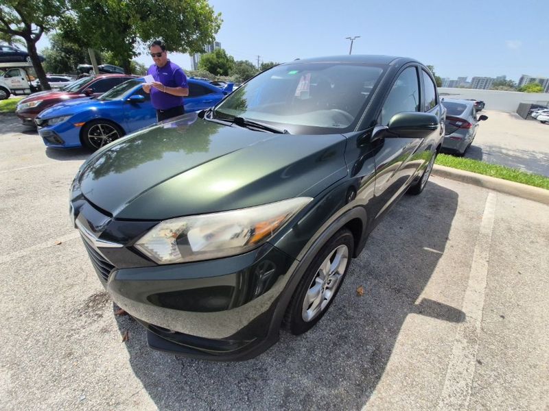 2016 Honda HR-V — a typically priced live listing