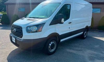 2019 Ford Transit 250 Medium Roof