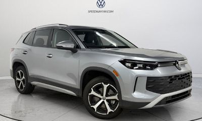 2025 Volkswagen Tiguan 4MOTION SE
