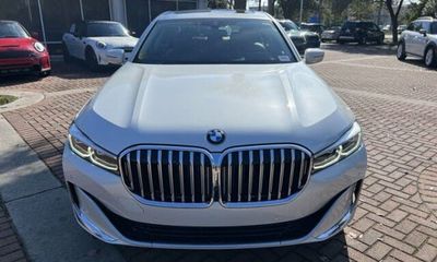 2021 BMW 740I