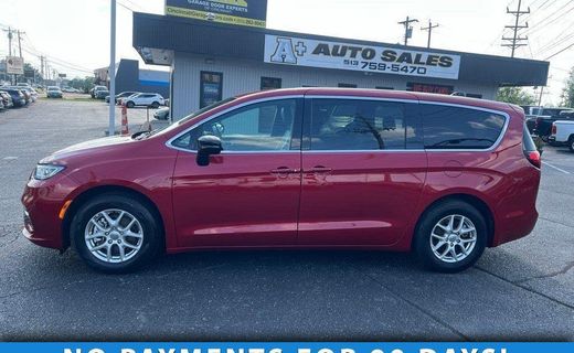 2025 Chrysler Pacifica Select