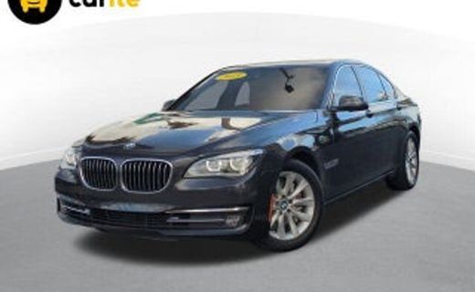 2016 BMW 740i